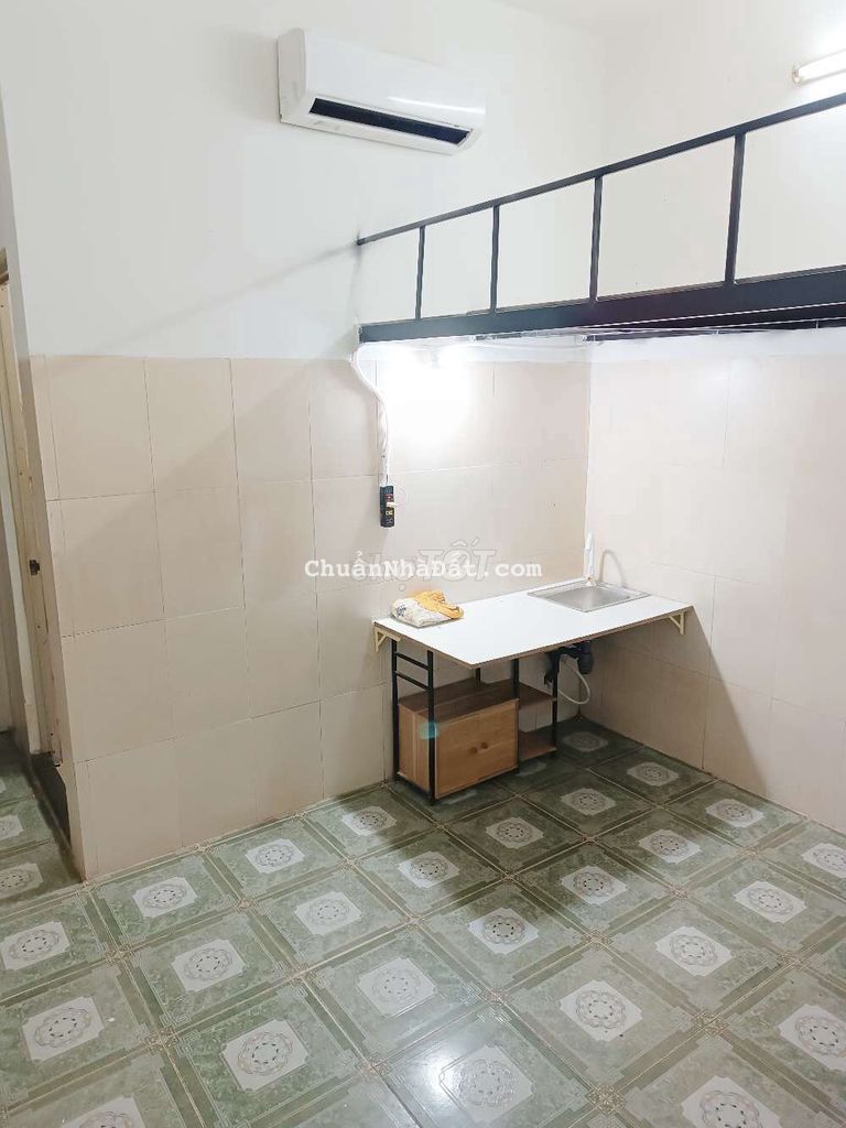 Còn 3 phòng 2tr có gác