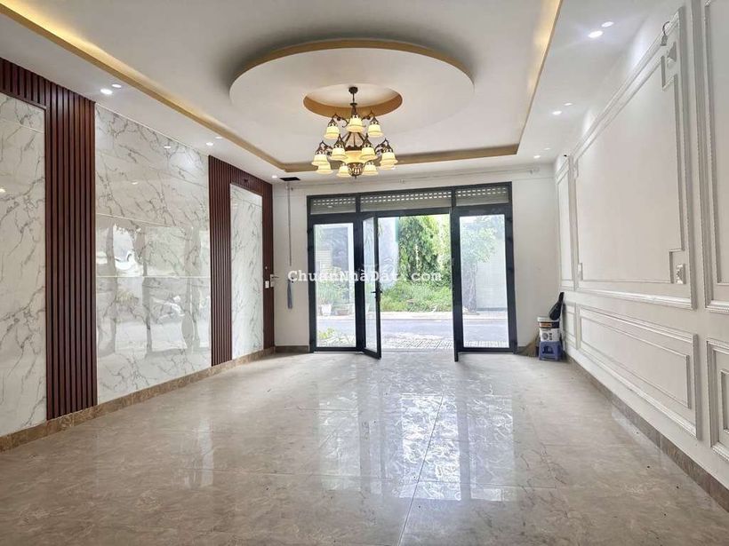 CHỦ BÁN GẤP NHÀ ĐẸP MỚI XÂY TẠI TPHCM HẺM XE HƠI TRUNG TÂM THÀNH PHỐ