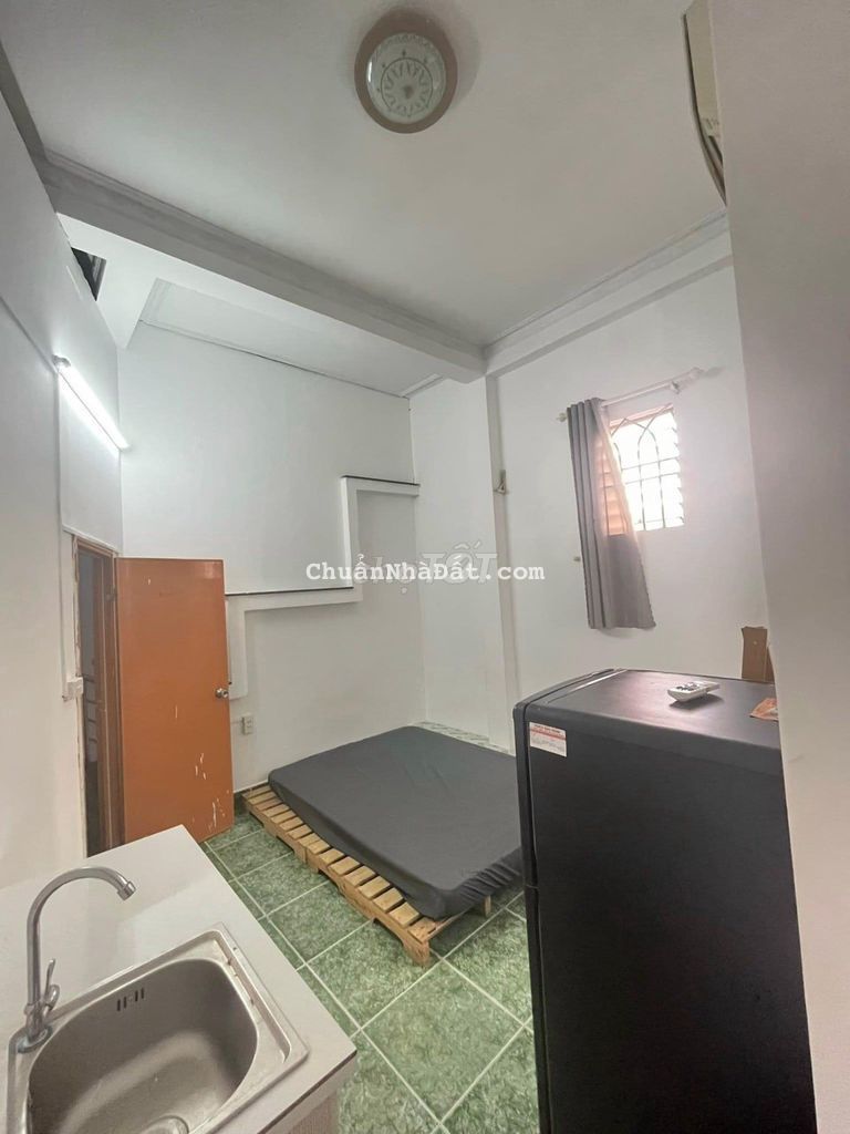 Cho thuê phòng có  máy lạnh tủ lạnh, kệ bếp, nệm máy giặt chung