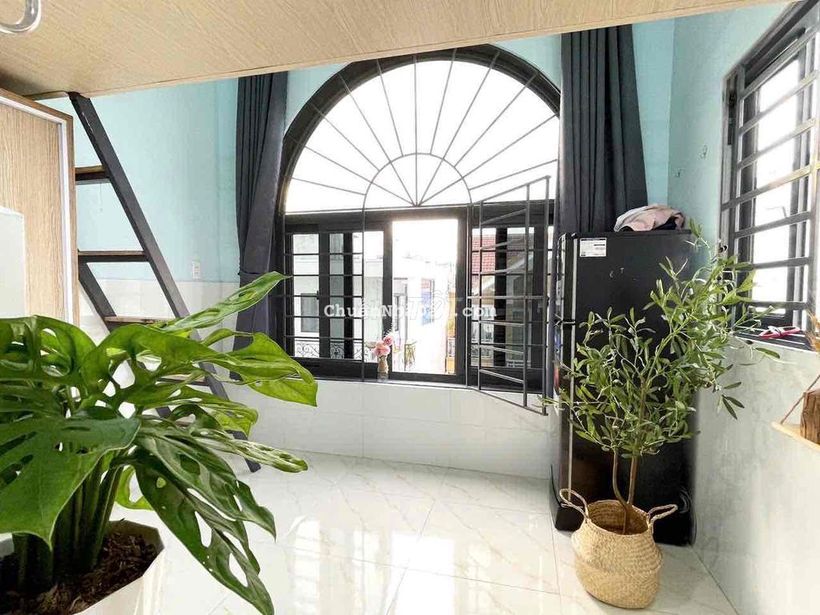 PHÒNG CỬA SỔ TRỜI SIÊU THOÁNG CÓ GÁC NGAY LÊ VĂN THỌ