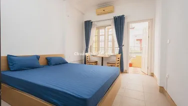 Phòng ban công rộng rãi, thoáng mát – Khu Tây Hồ yên tĩnh