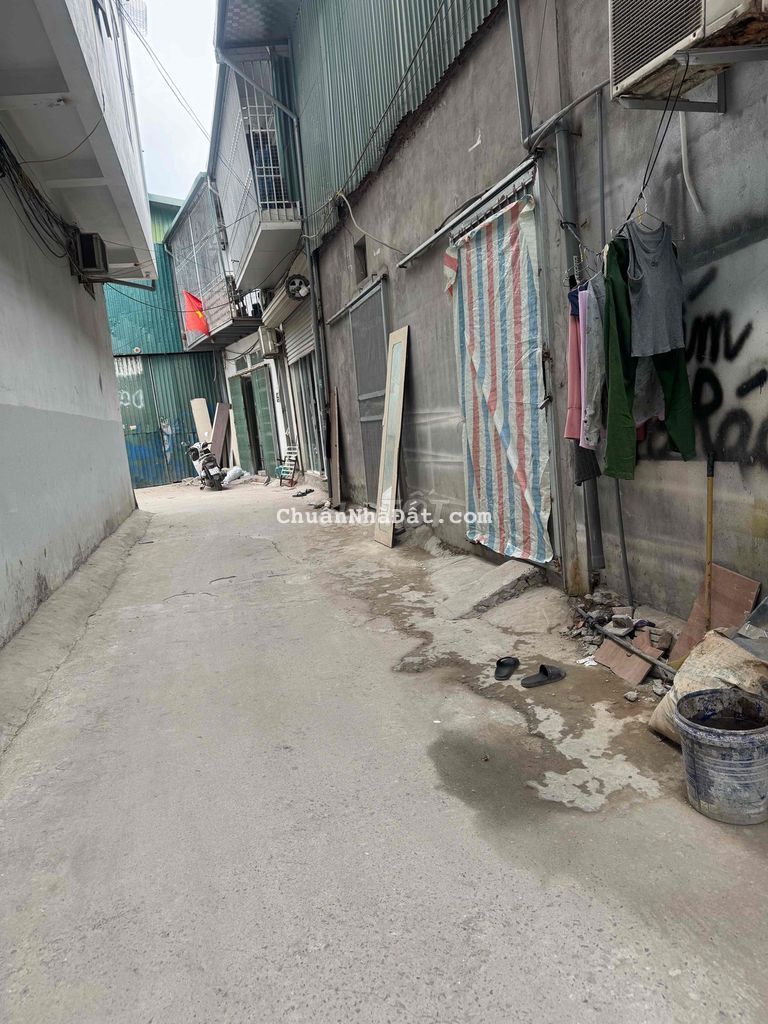 cho thuê nhà 214 nguyễn xiển oto đậu cửa chính chủ