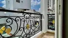 Cho thuê căn hộ dịch vụ có ban công khu sân bay, toà nhà thang máy