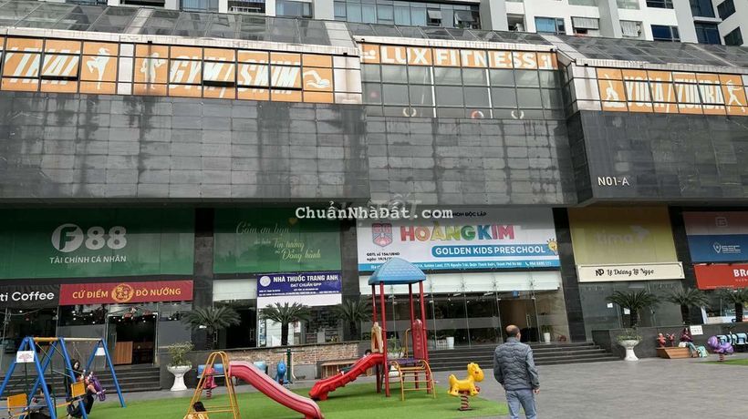 Cần bán căn chung cư 2pn2wc Golden land 96m2 - 9.8 tỷ