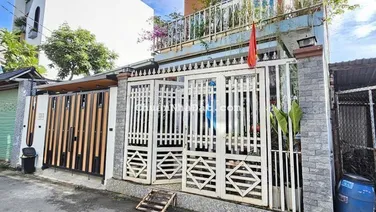 BÁN NHÀ HOÀN CÔNG SAU LƯNG SIÊU THỊ GO DĨ AN - ĐƯỜNG ÔTÔ - 3PN - RẺ