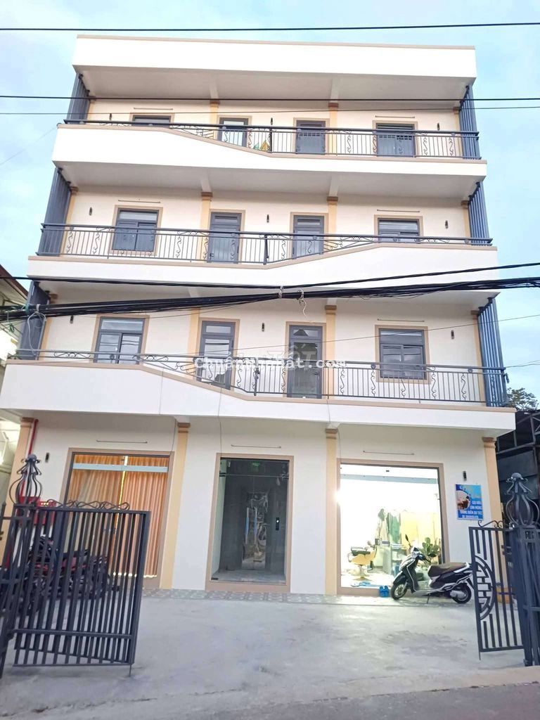 Cho thuê căn hộ tầng trên mặt bằng tầng dưới giá 4tr và 5tr