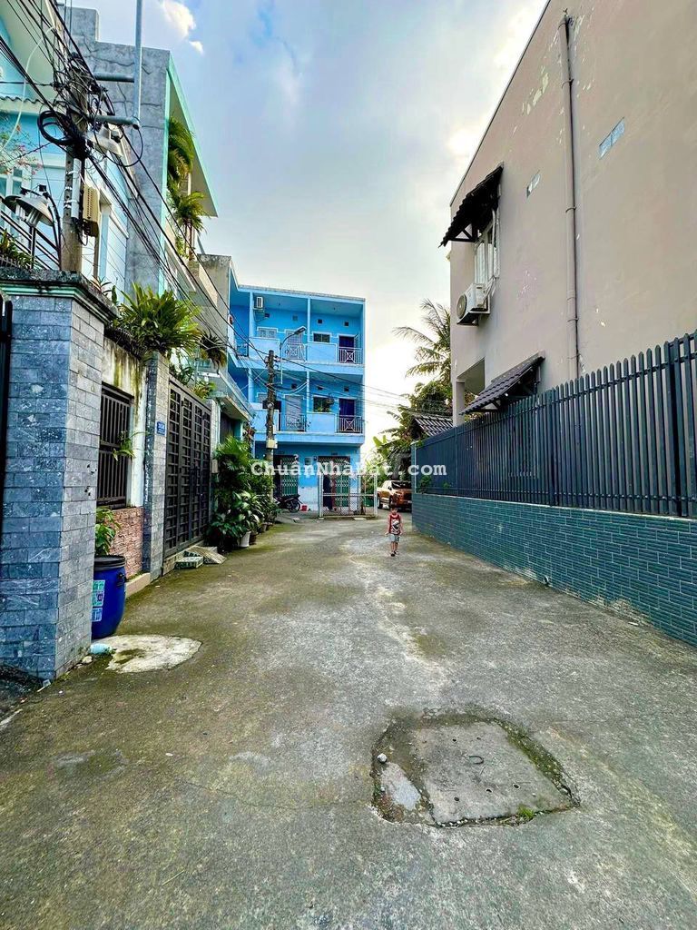 BÁN NHÀ 2 MẶT HẺM LÃ XUÂN OAI, HẺM OTO, MT 5m, 90m2 NHỈNH 5 TỶ