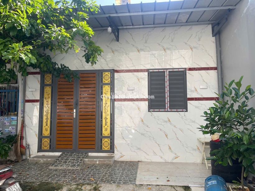Cho thuê nhà nguyên căn 2 PN hẻm 111 Bùi Thị Cội gần TT y tế Dĩ an