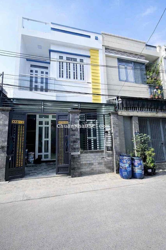 bán nhà đường hai bà trưng gần bên siêu thị Go chỉ 150m giá ***