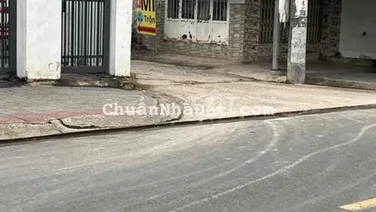 Nhà cấp 4- sàn 35m2 ( chưa tính gác lửng)- canh trường Trần Quốc Toản