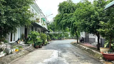 CHO THUÊ NHÀ TRỆT LẦU - 4 PHÒNG NGỦ - GẦN TRƯỜNG CĐ FPT - GIÁ 5 TRIỆU