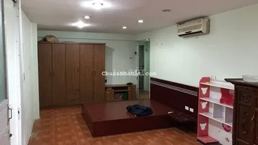 Cho thuê căn hộ tập thể phố Phan Văn Trường 2PN, 2VS, 100m2