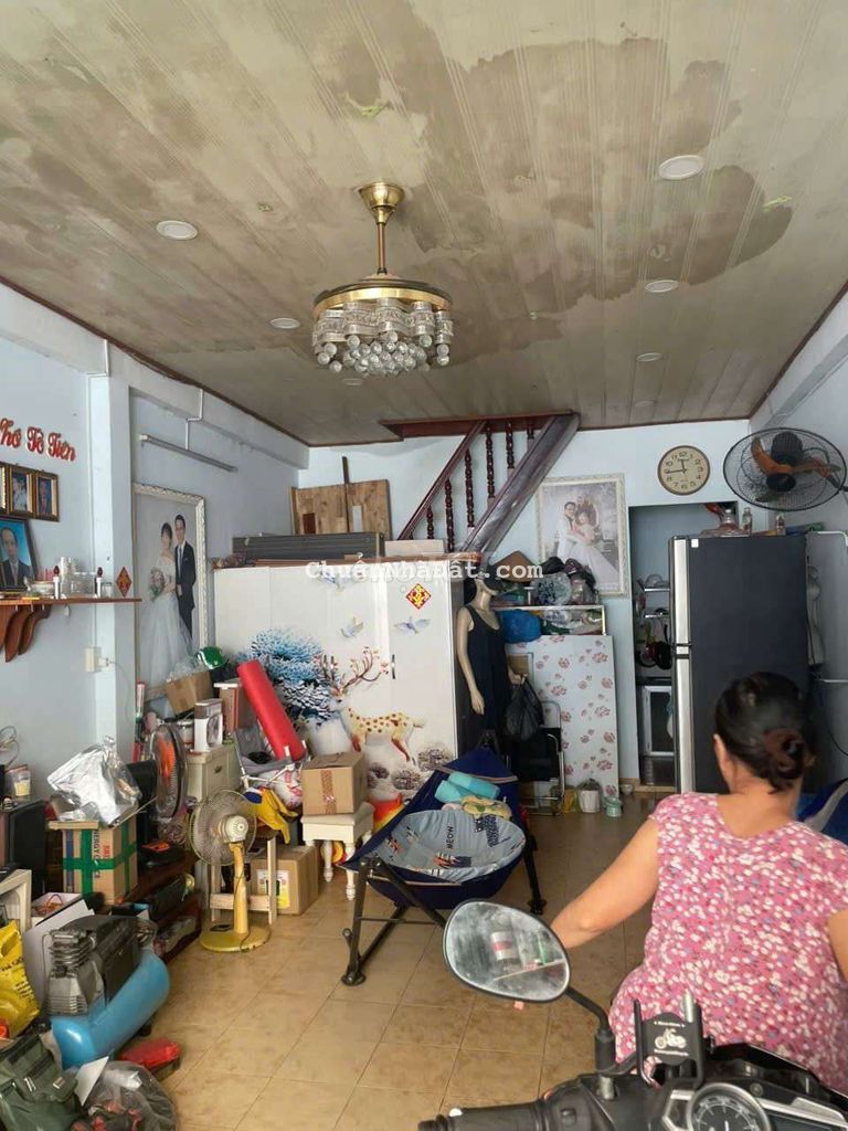 Cần bán gấp nhà P TTN Q12..DT 4x10  1 trệt 1 lầu 2 PN 2WS