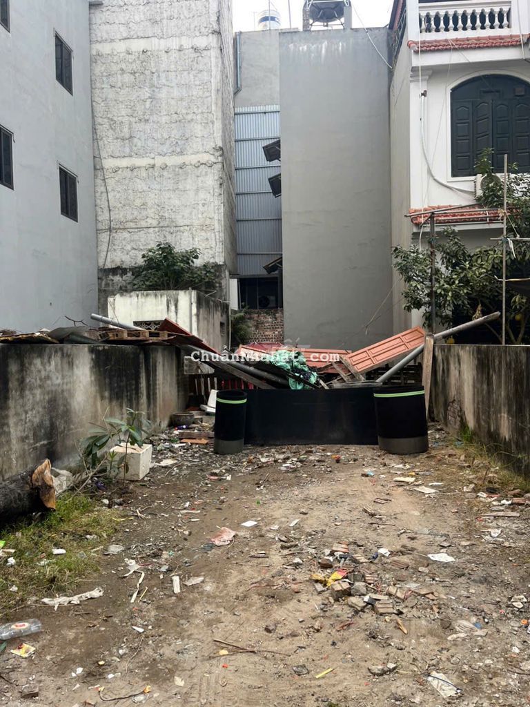 BÁN GẤP Ô ĐẤT TRUNG TÂM GIA LÂM 40M, MT 8.2M, Ô TÔ ĐỖ CỬA GIÁ RẺ