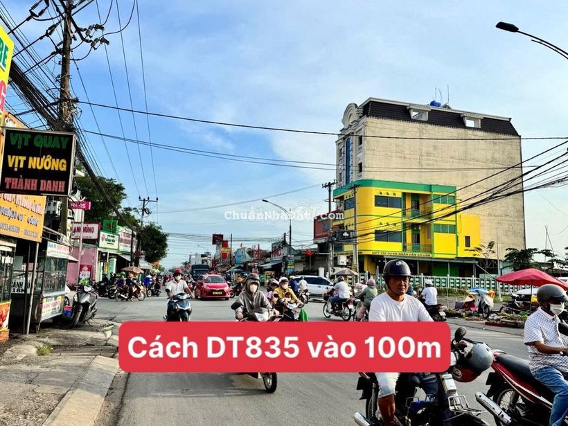 Nhà cấp 4 (6,8x33m) - Sát bên khu Chợ - Cách Bình Chánh đúng 3,5km