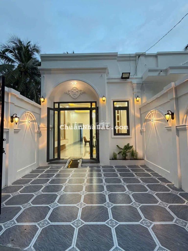 🔥 NHÀ MỚI GẦN SIÊU THỊ GO
NHÀ ĐẸP GIÁ TỐT,tặng nội thất