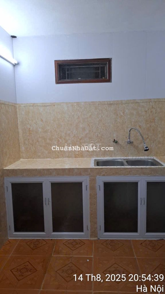 Cho thuê nhà chính chủ 2 tầng ngõ 509 Vũ Tông Phan