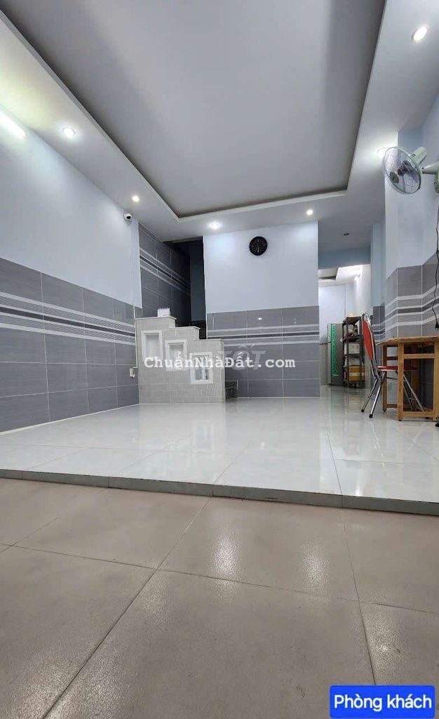 Nhà có nội thất 1 Trệt 1 Lầu 4x10m 2 Phòng hẻm 1942 Huỳnh Tấn Phát