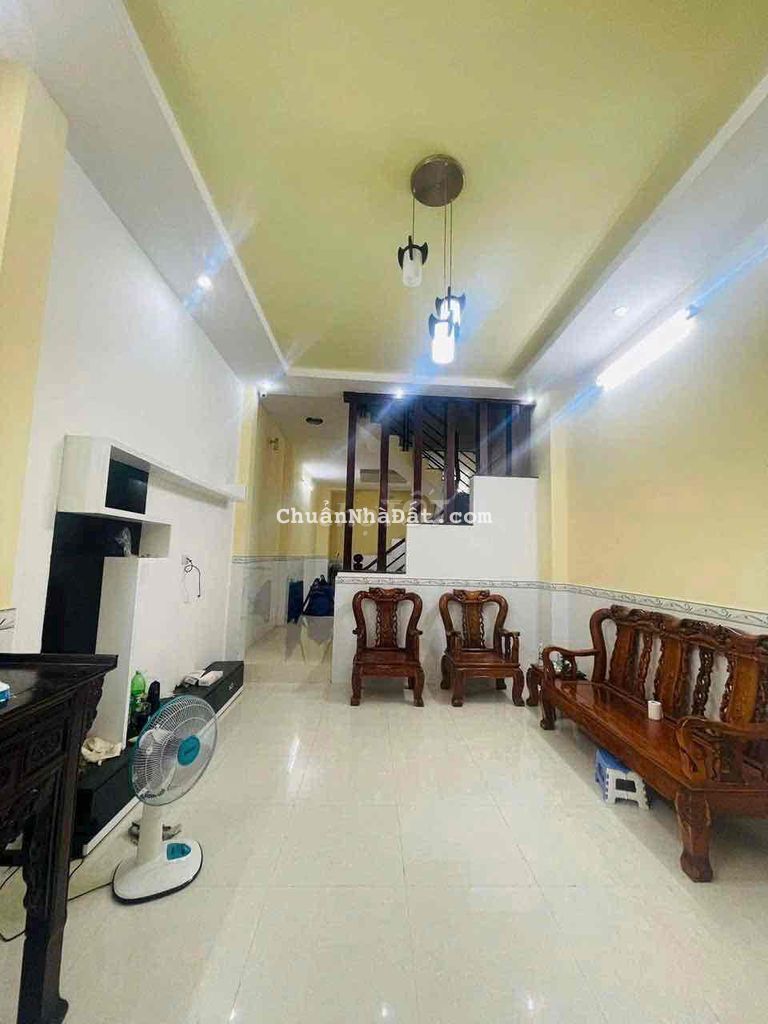 nhà lầu hẻm thông đường 40 Linh Đông sát Phạm Văn Đồng chợ thủ đức