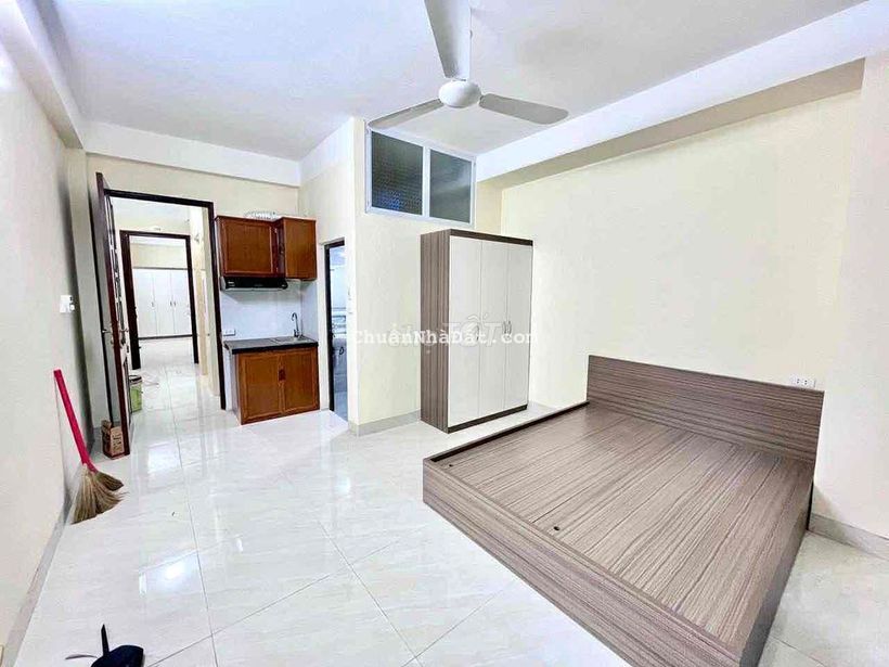 cho thuê phòng 25 m khép kín ( gia đình ít người)  thang máy