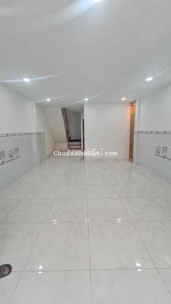 Nhà mới ngay khu Tên Lửa, 4x10, 2PN, 2WC, nội thất xịn, nhỉnh 4 tỷ