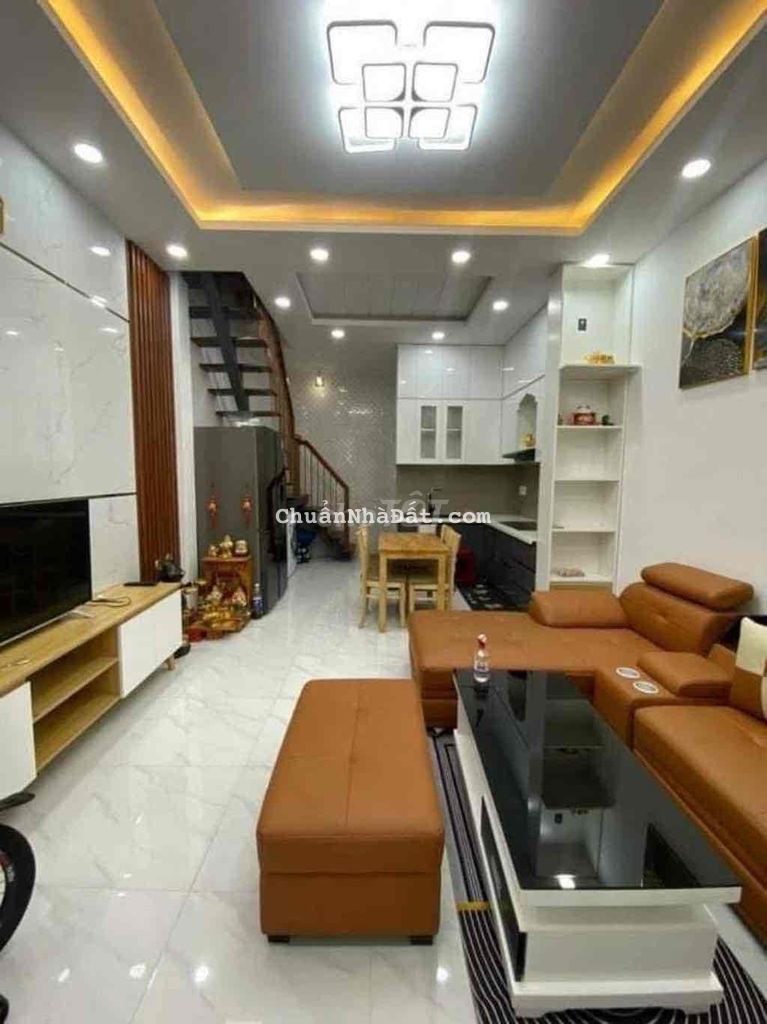 NHÀ 2 TẦNG FULL NỘI THẤT, NGAY CV LÀNG HOA, 33M2 CHỈ 3 TỈ