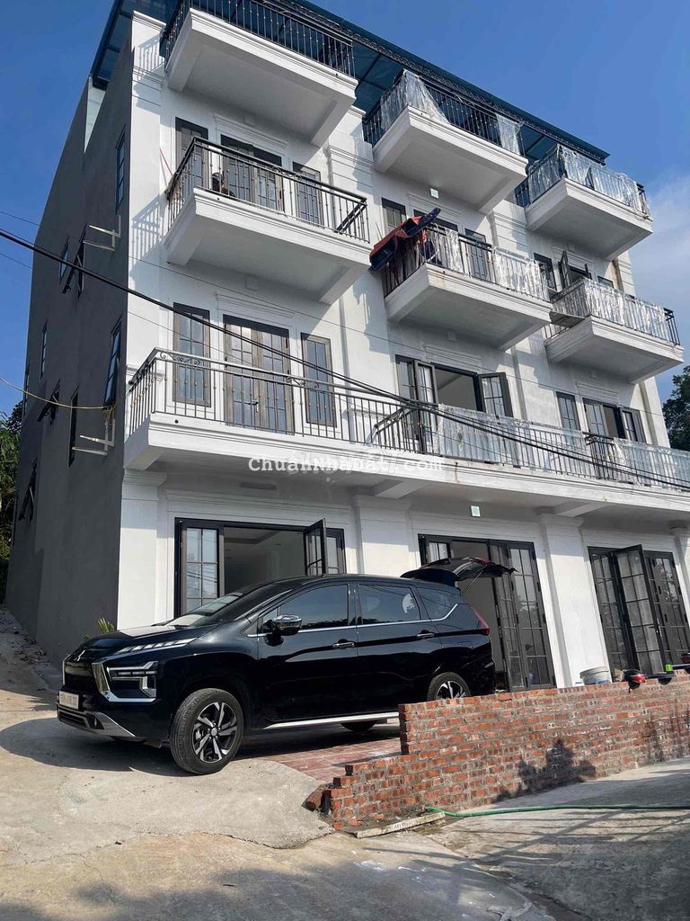 BÁN NHÀ THẬT: QUỐC OAI, HÀ NỘI,SÂN TRƯỚC NHÀ, Ô TÔ ĐỖ CỬA - RỘNG 64M²