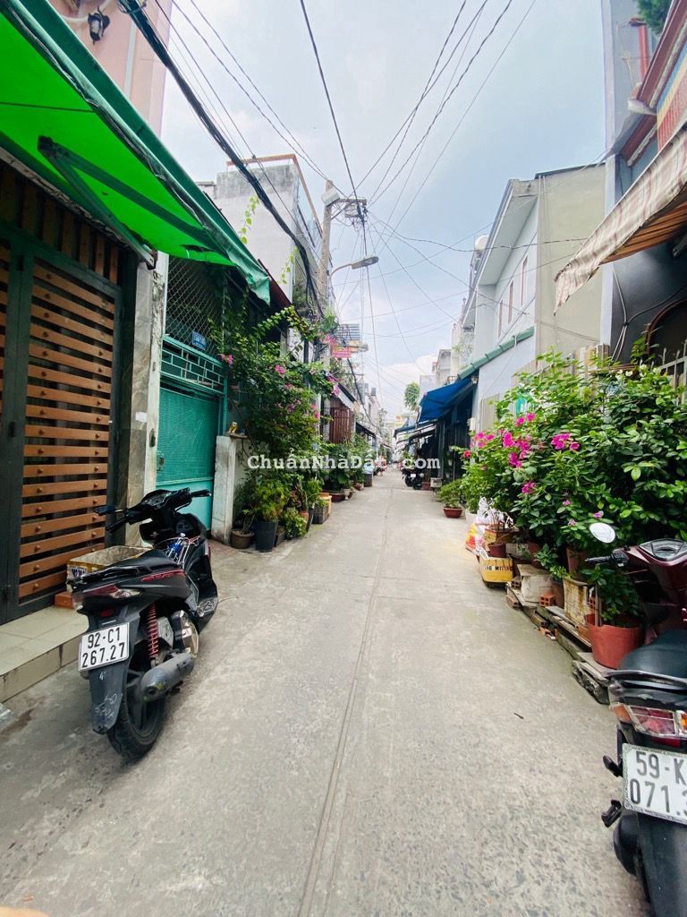 Bán nhà, hẻm xe hơi thông, đường Chiến Lược, giá 3,3 tỷ