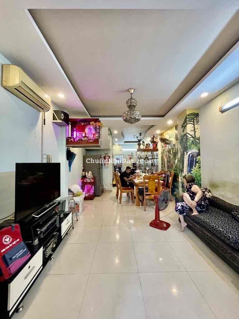 CHỦ BÁN GẤP NHÀ SÁT MẶT TIỀN - DT 50M2 - NGANG 3,85M - GIÁ 4.X TỶ- SHR