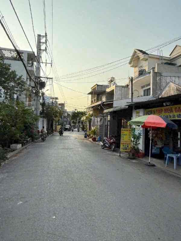 NHÀ MỚI ĐẸP DỌN VÀO Ở NGAY,HẺM 3m CÁCH HẺM XE TẢI CHỈ 30m