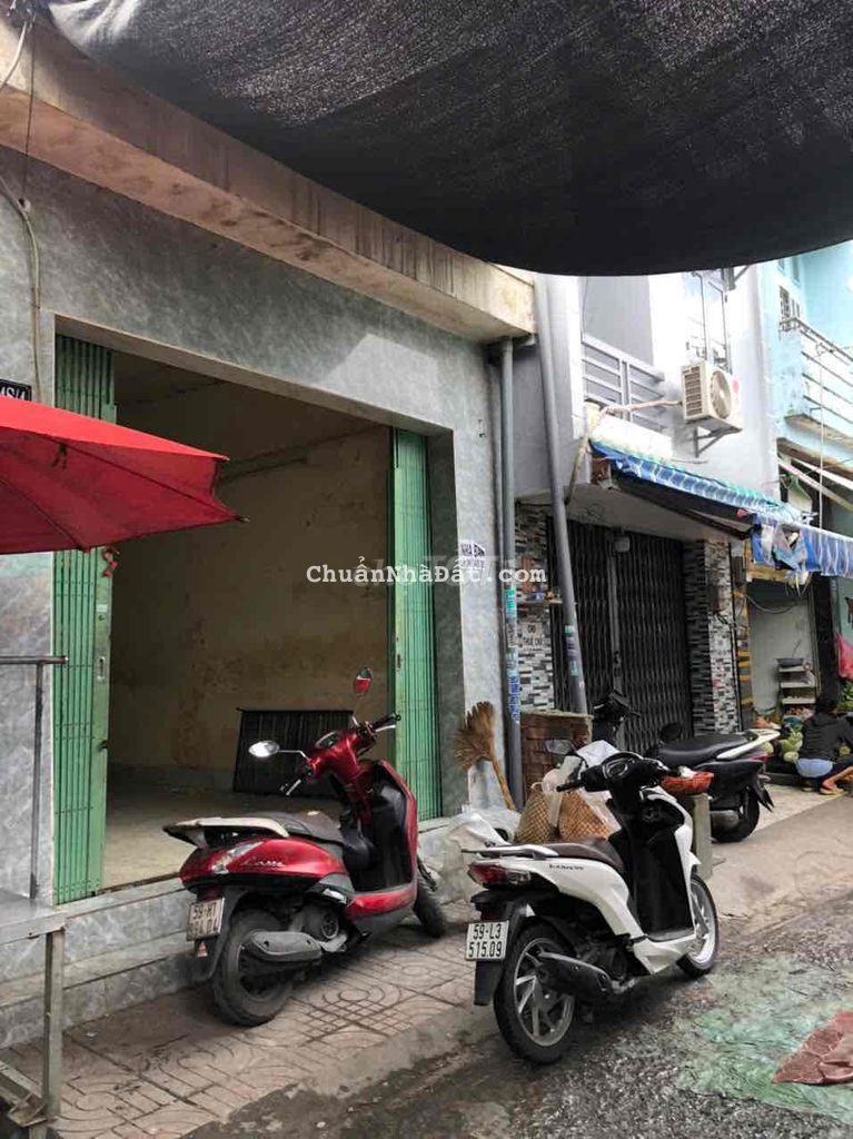 nhà bán mặt tiền chợ C2 phạm hùng