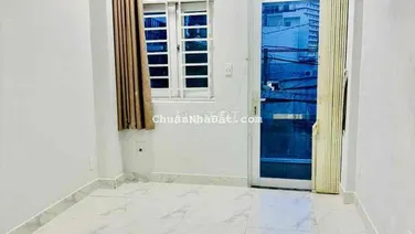 NHÀ ĐẸP XINH GẦN HÀNG XANH, 1 TRỆT 1 LẦU 2P. NGỦ,Máy Lạnh ở gd nhỏ OK