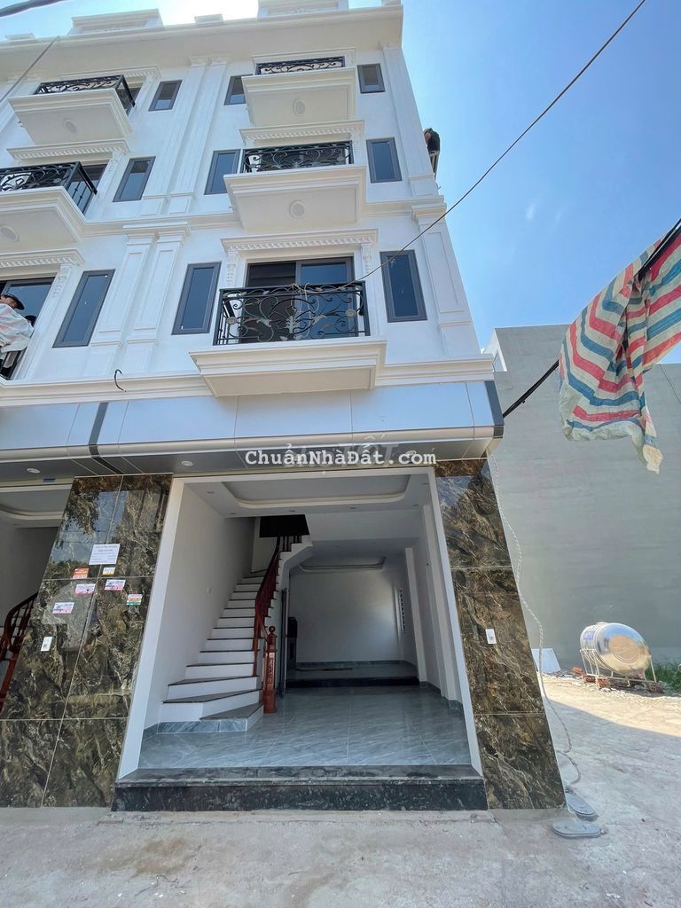 Nhà 4 tầng ngõ siêu rộng,Ô tô đỗ cách nhà 20m-CÁch ĐLo Thăng long 500m