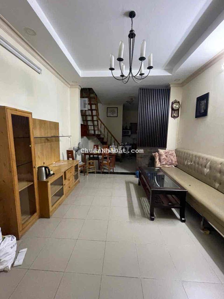 Cho thuê nhà nguyên căn (4m*10m) 1 trệt 1 lầu 3pn giá 9.tr/ tháng