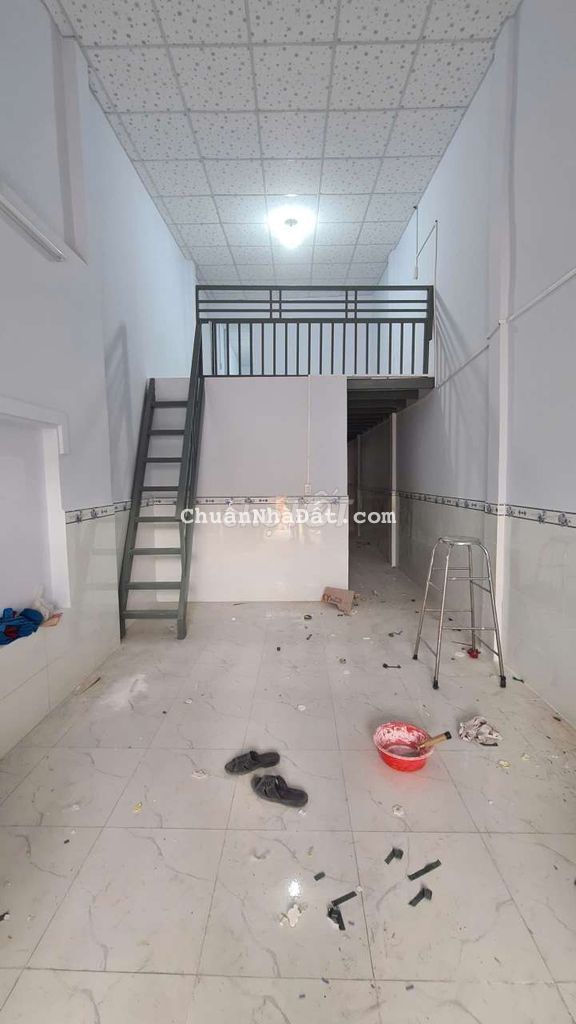 Cho thuê nhà Chợ đường Dt 3,2x20 sân để xe 3 phòng ngủ