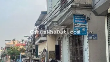 CỰC HOT , NHỈNH 3 TỶ - NHÀ 2 TẦNG × 34m2 LÔ GÓC- GẦN SÂN BÓNG ĐÔNG MỸ