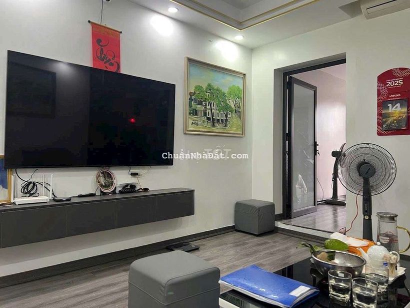 🌷TẬP THỂ KIM LIÊN PHỐ PHẠM NGỌC THẠCH 90m2 -  NHÀ ĐẸP, 3 NGỦ, WC  .