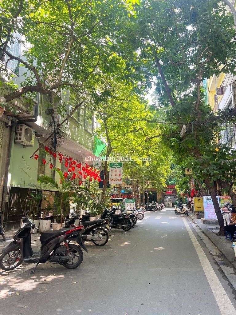 Cho thuê nhà 40 m2 x 3 tầng, 3PN, Ô TÔ ĐỖ CỬA, SẠCH ĐẸP 9 tr/th