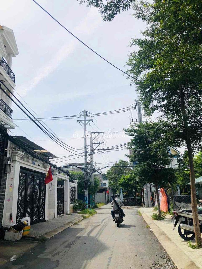 Nhà LÔ GÓC 2 TẦNG – QL13 CŨ HIỆP BÌNH PHƯỚC – CHỈ 3.3 TỶ