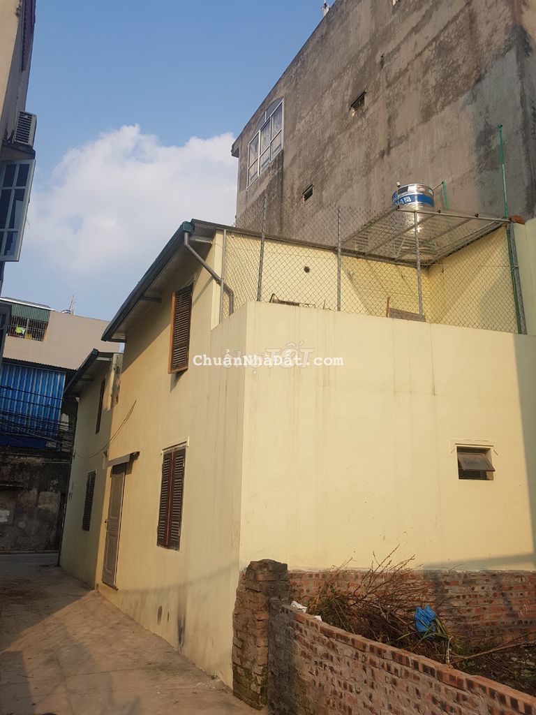 Cho thuê nhà dài hạn phố Thạch Cầu.