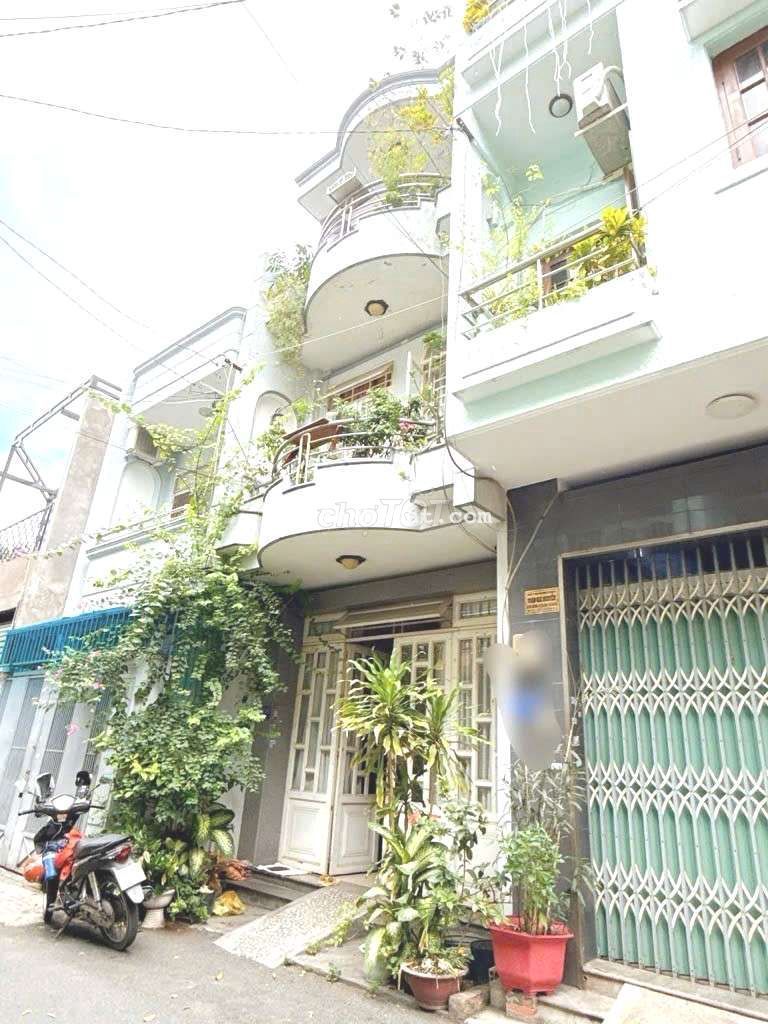 Nhà Quận 10 _ Giá dưới 4 Tỷ _ 4PN_ Hẻm 4m _ Sổ Riêng _ Ngay Trung Tâm