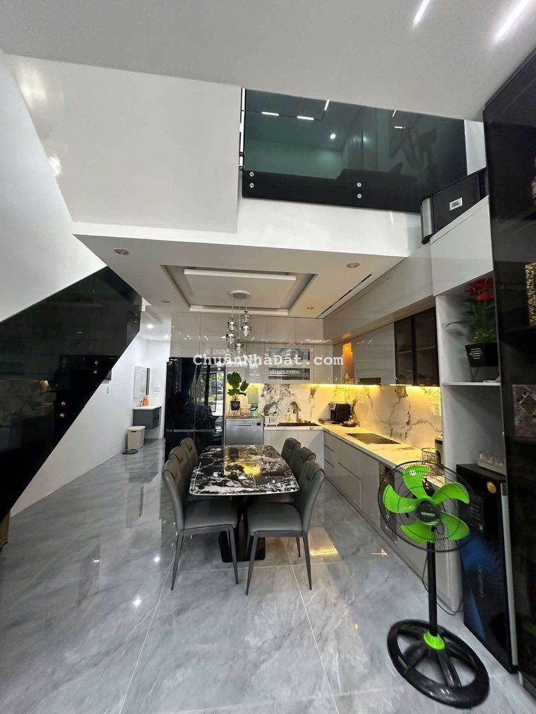 Nhà 2 Tầng, 73m2, Phước Binhg, Quận 9, giá 4,7 Tỷ