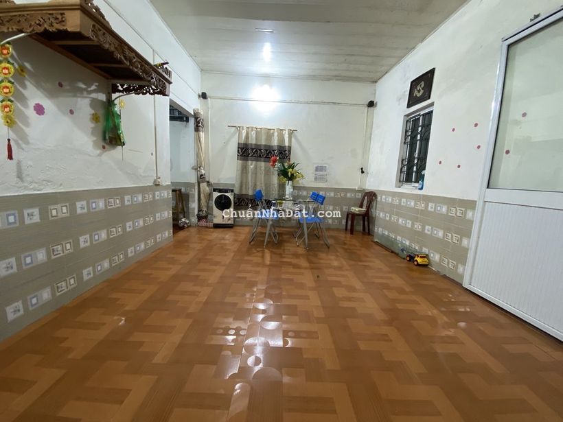 Cho thuê nhà cấp 4, ngõ rộng xe ba gác vào được