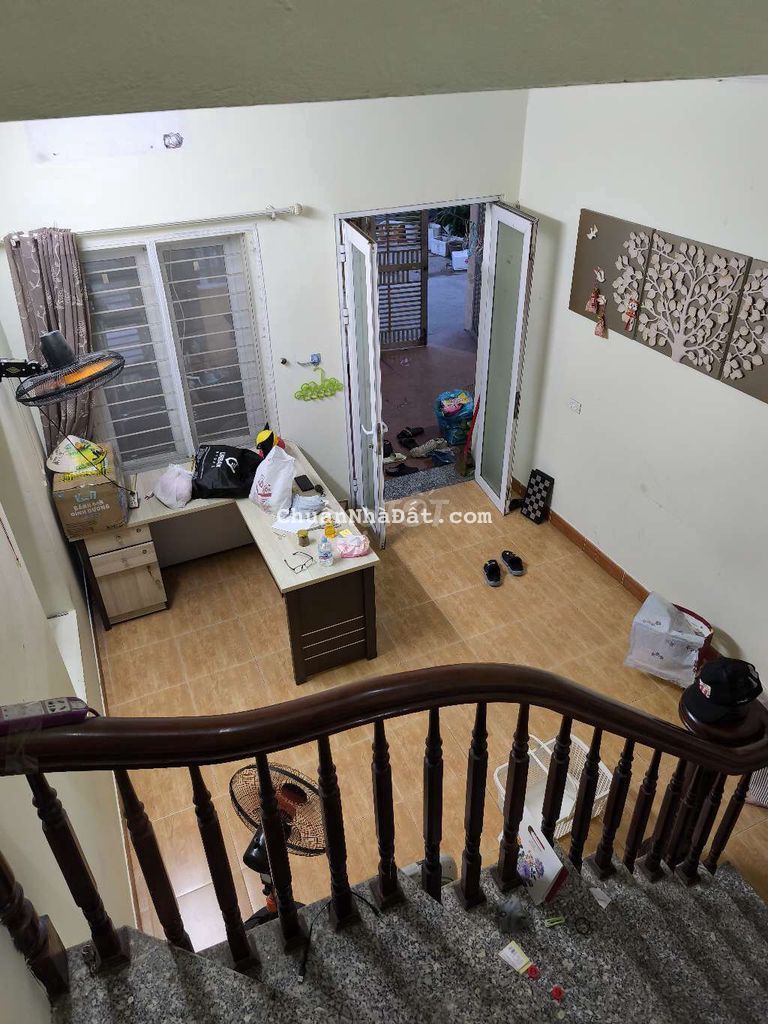 Cho thuê nhà nguyên căn đầu ngõ 99 Định Công Hạ 2pn 2wc