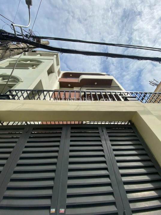 Cho thuê nhà 247/1A Huỳnh Văn Bánh, Phường 12, Quận Phú Nhuận hẻm xe hơi