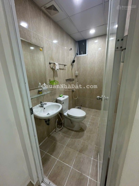 Bán căn hộ 2PN-2WC chung cư Khuông Việt gần Đầm Sen có sổ hồng.