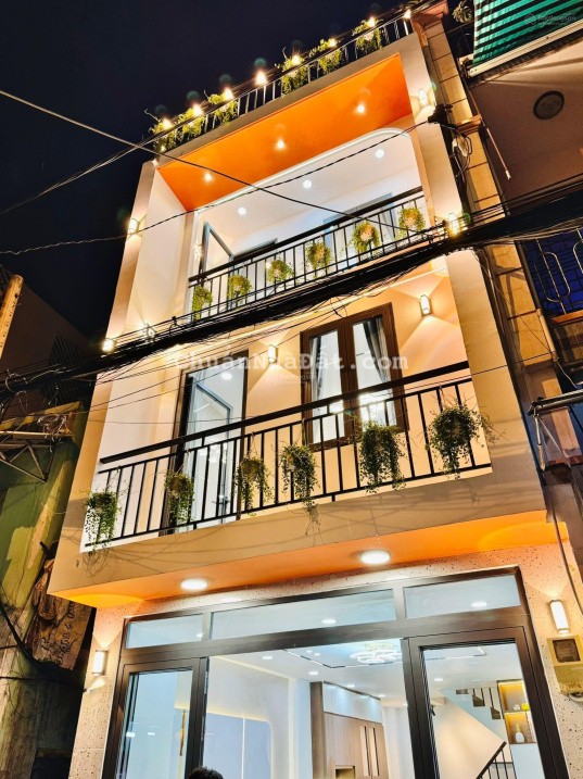 Tôi bán nhà đường oto ở Phan Đăng Lưu-P7-Bình Thạnh. Giá 3tỷ350/80m2,cho thuê 26tr/th gần ngân hàng