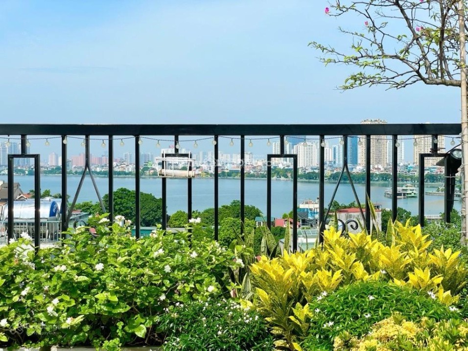 Bán nhà Tây Hồ - siêu phẩm apartment view Hồ Tây - dòng tiền ổn định ~2 tỷ/năm