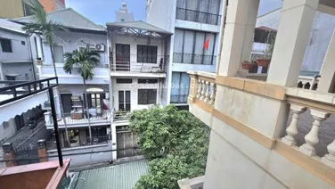 Bán biệt thự sân vườn tại Hoàng Cầu Đống Đa DT 125m2 3 tầng MT 8.3m giá 43 tỷ