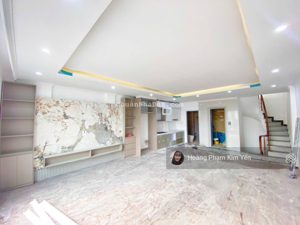 Tuyệt đỉnh! Phân lô Giảng Võ, ô tô tránh, vào nhà, 7T thang máy, sát phố, ban công thoáng sáng